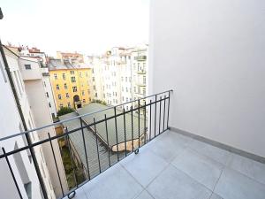 Pronájem bytu 2+kk, Praha - Vinohrady, Vinohradská, 71 m2