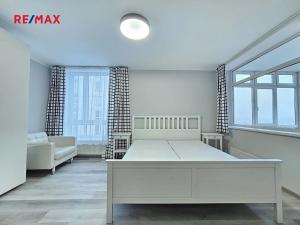 Pronájem bytu 2+kk, Praha - Strašnice, Vinohradská, 58 m2