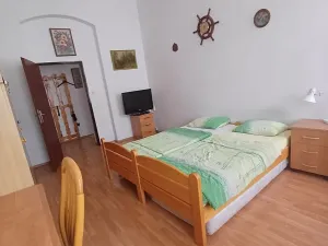 Prodej bytu 1+1, Karlovy Vary, Zámecký vrch, 40 m2