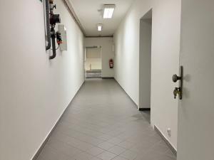 Pronájem obchodního prostoru, Praha - Háje, Hviezdoslavova, 661 m2