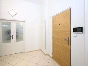 Pronájem bytu 3+1, Praha - Smíchov, Kroftova, 84 m2