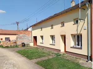 Prodej podílu rodinného domu, Zahnašovice, 250 m2