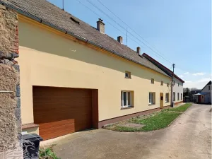 Prodej podílu rodinného domu, Zahnašovice, 250 m2