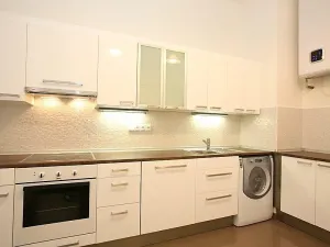 Pronájem bytu 3+1, Praha - Smíchov, Kroftova, 84 m2