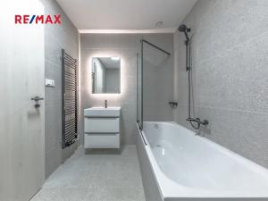 Pronájem bytu 2+kk, Kladno, Veleslavínova, 38 m2