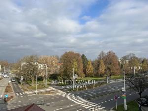 Prodej bytu 2+1, Pardubice, Sukova třída, 60 m2