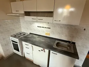 Pronájem bytu 1+kk, Praha - Vršovice, Karpatská, 27 m2