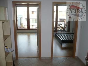 Pronájem bytu 2+kk, Praha - Smíchov, Štorkánova, 55 m2