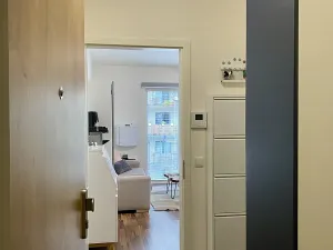 Pronájem bytu 1+kk, Praha - Libeň, Novovysočanská, 27 m2