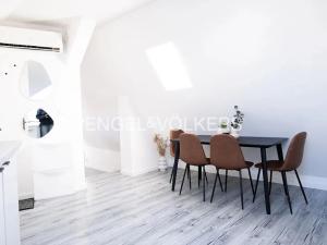 Prodej bytu 1+kk, Praha - Nové Město, Školská, 32 m2