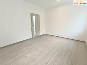 Pronájem bytu 2+kk, Plzeň - Jižní Předměstí, Poděbradova, 45 m2