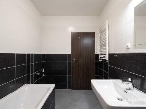 Pronájem bytu 2+kk, Praha - Štěrboholy, Kryšpínova, 55 m2