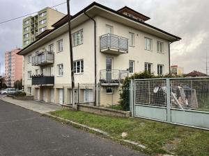 Pronájem bytu 1+kk, Praha - Horní Počernice, Spojenců, 39 m2