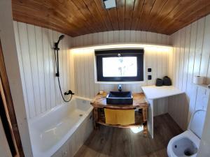 Prodej rodinného domu, Sychrov, 32 m2