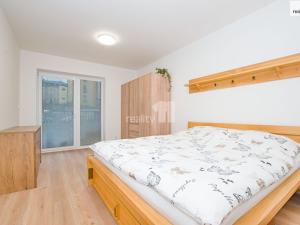 Pronájem bytu 2+kk, Liberec - Liberec II-Nové Město, Papírová, 72 m2