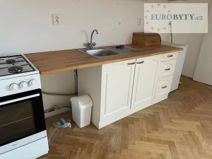 Pronájem bytu 1+kk, Praha - Krč, 32 m2