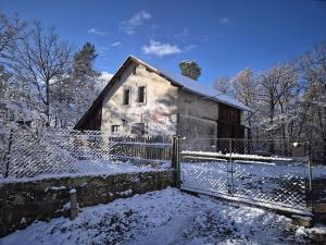 Prodej zemědělské usedlosti, Zákupy, 2028 m2