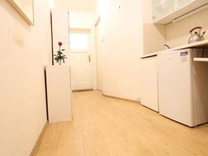 Pronájem bytu 1+kk, Praha - Strašnice, Kralická, 31 m2