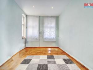 Prodej bytu 3+1, Karlovy Vary, Zámecký vrch, 72 m2