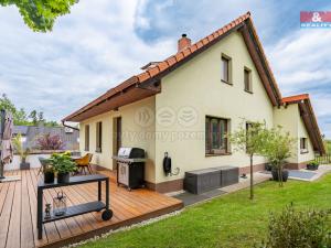 Prodej rodinného domu, Kamenice - Ládví, Lomená, 130 m2