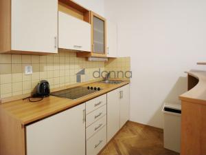 Pronájem bytu 2+kk, Praha - Vinohrady, Jana Masaryka, 42 m2