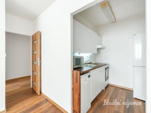 Pronájem bytu 2+kk, Praha - Hlubočepy, Voskovcova, 45 m2