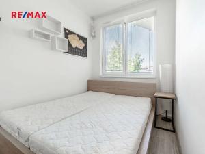 Pronájem bytu 2+kk, Praha - Vysočany, Poděbradská, 43 m2