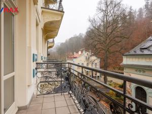 Prodej bytu 2+kk, Karlovy Vary, Mariánskolázeňská, 52 m2