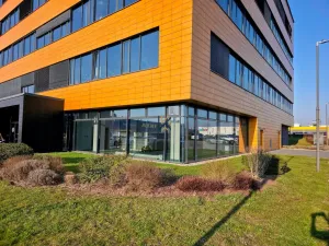 Pronájem obchodního prostoru, Praha - Horní Počernice, Sezemická, 132 m2