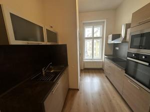 Pronájem bytu 2+kk, Praha - Vinohrady, Rumunská, 41 m2