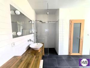 Prodej komerční nemovitosti, Běrunice, Vrška, 387 m2