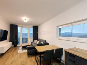 Pronájem bytu 2+kk, Karlovy Vary - Stará Role, Nejdlova, 50 m2