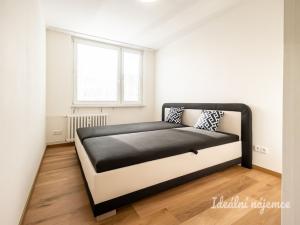 Pronájem bytu 2+kk, Praha - Bohnice, Ratibořská, 44 m2