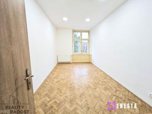 Pronájem bytu 2+1, Praha - Nusle, náměstí Generála Kutlvašra, 54 m2