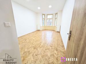 Pronájem bytu 2+1, Praha - Nusle, náměstí Generála Kutlvašra, 54 m2
