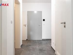 Prodej bytu 2+kk, Karlovy Vary, Šumavská, 64 m2