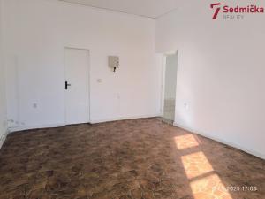 Pronájem kanceláře, Přibyslav, Bechyňovo náměstí, 85 m2