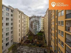 Pronájem bytu 1+kk, Praha - Holešovice, Veletržní, 26 m2