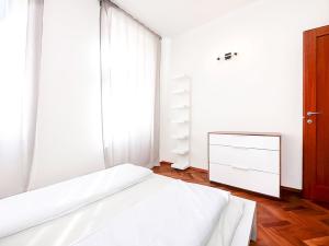 Pronájem bytu 2+kk, Praha - Vinohrady, Máchova, 42 m2