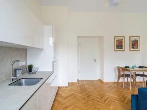 Pronájem bytu 2+kk, Praha - Dejvice, Studentská, 52 m2