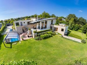 Prodej vily, Praha - Velká Chuchle, U bažantnice, 674 m2