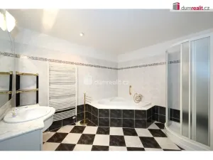 Prodej bytu 3+1, Praha - Košíře, náměstí Josefa Machka, 166 m2