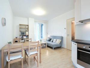 Pronájem bytu 2+kk, Praha - Malešice, Nad úžlabinou, 48 m2