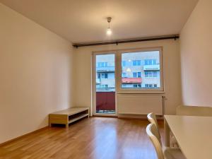 Pronájem bytu 1+kk, Praha - Horní Měcholupy, Hornoměcholupská, 36 m2