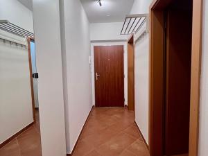 Pronájem bytu 1+kk, Praha - Horní Měcholupy, Hornoměcholupská, 36 m2