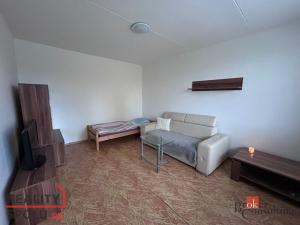 Prodej bytu 1+1, Žatec, Husova, 38 m2