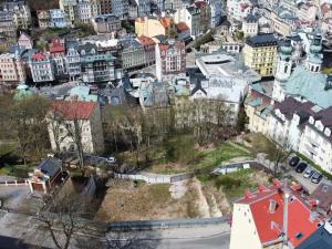 Prodej komerčního pozemku, Karlovy Vary, Hálkův vrch, 1340 m2