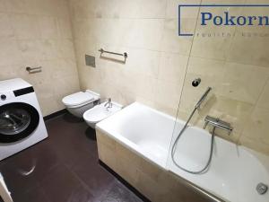 Pronájem bytu 2+kk, Praha - Nové Město, Hálkova, 52 m2