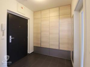 Pronájem bytu 1+kk, Praha - Letňany, Škrábkových, 34 m2