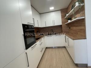 Pronájem bytu 2+kk, České Budějovice, Branišovská, 52 m2